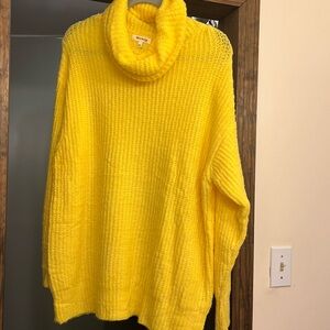 NWOT-boutique buy Women’s Sweater, Very Soft, M/L, Oversized Never Worn